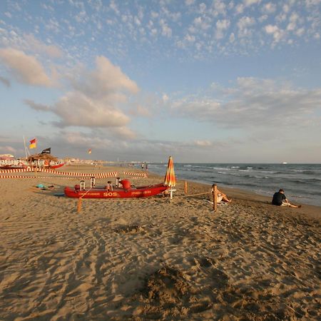 Hotel Ely Viareggio Dış mekan fotoğraf